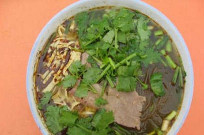 六千牛肉汤 台南清晨限定的醇厚滋味